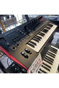 Roland JD-XI Integrated Analog/Digital Crossover Synthesizer